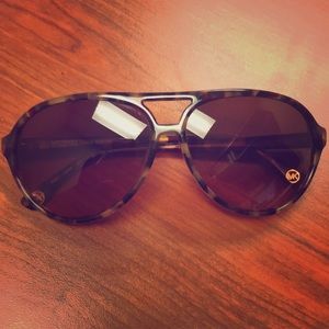 Classic MK Aviator Sunglasses 😎 (Case Included!)